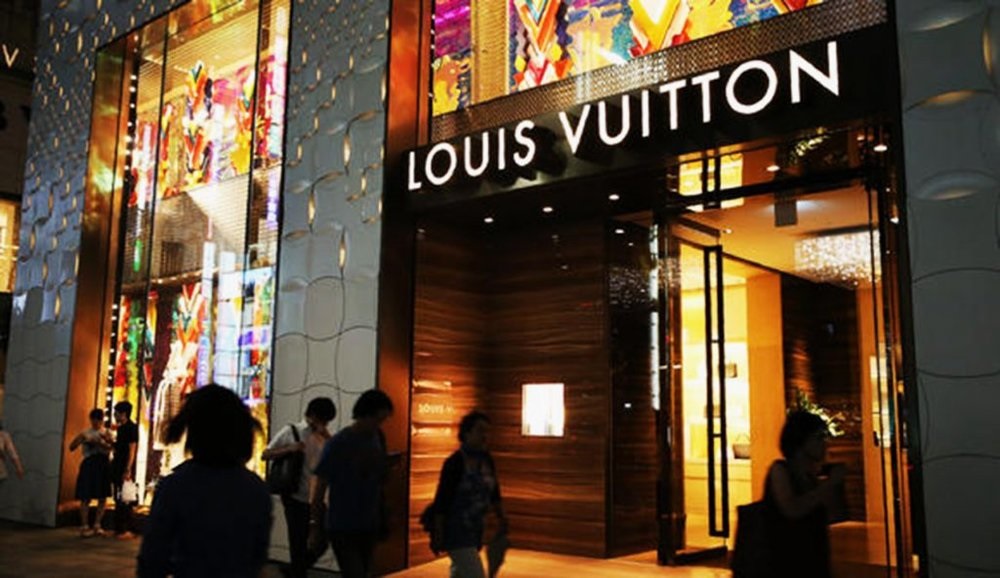 The Psychology Behind Buying Luxury Goods