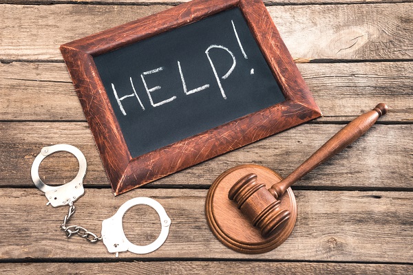 In what circumstances should you hire a defense criminal lawyer?